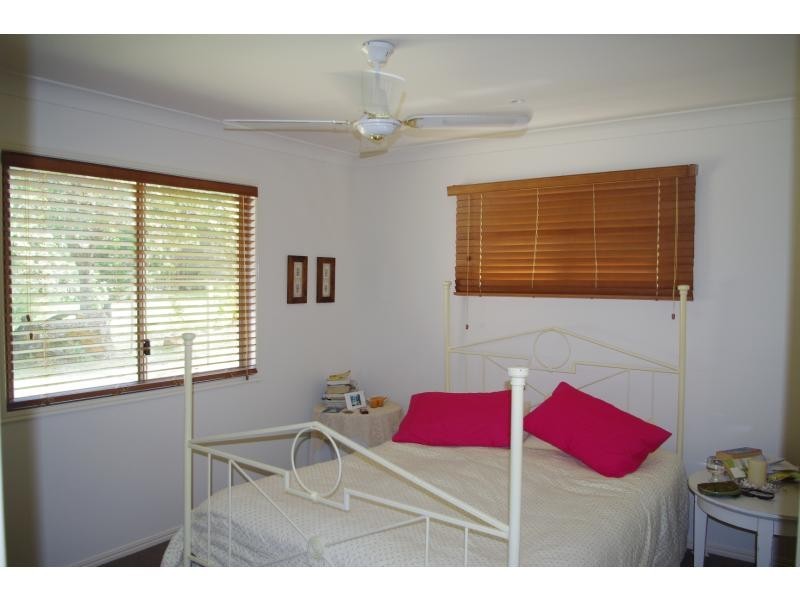 10 Ore Street, Macleay Island QLD 4184