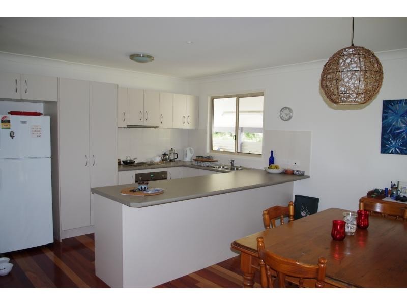 10 Ore Street, Macleay Island QLD 4184