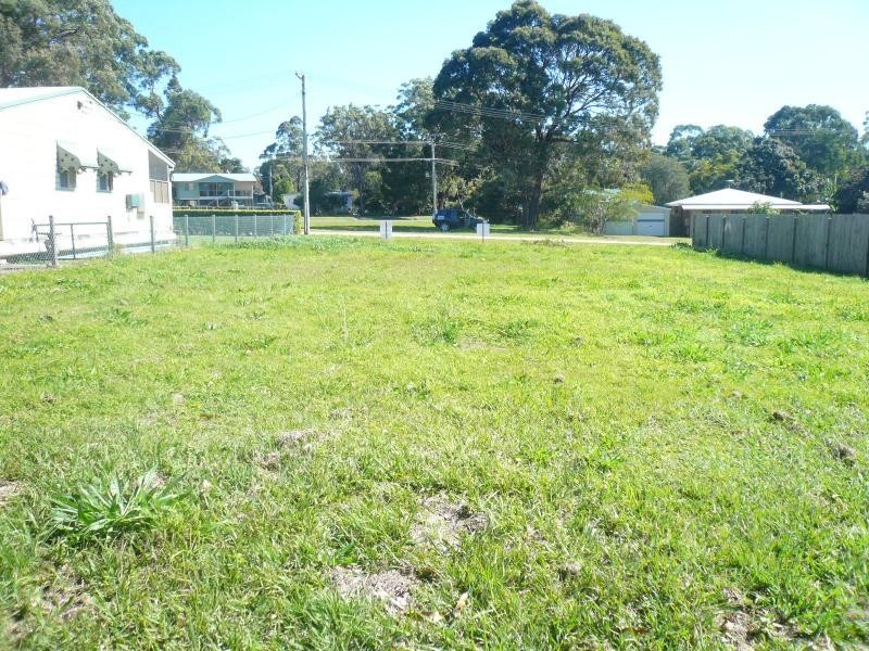 8 Citron Street, Macleay Island QLD 4184