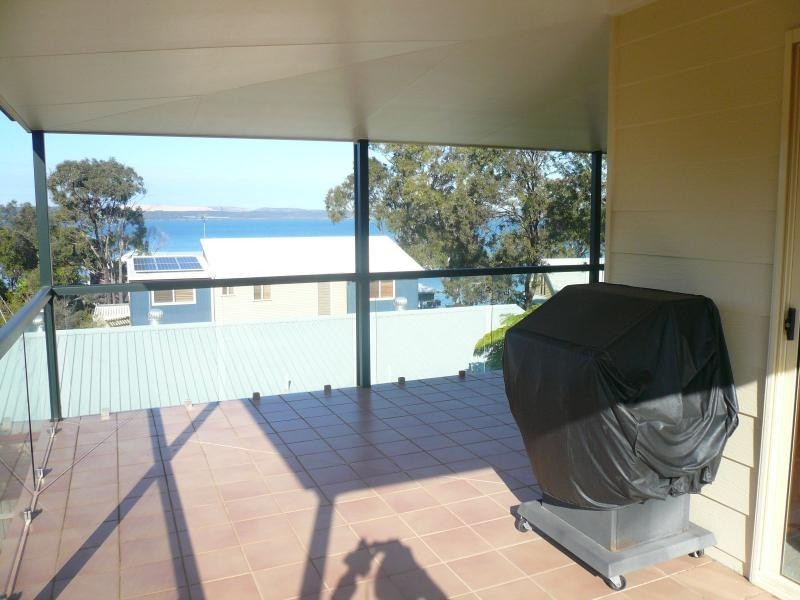 10 Mawarra Street, Macleay Island QLD 4184