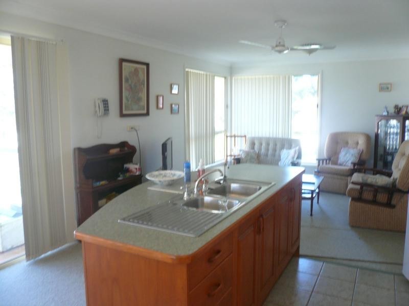 10 Mawarra Street, Macleay Island QLD 4184