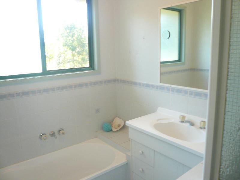 31 Scotts Road, Macleay Island QLD 4184
