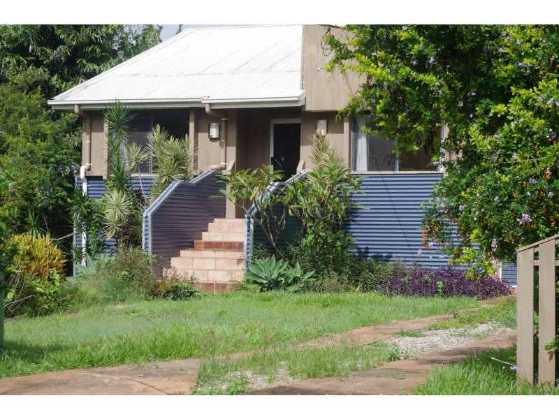 4 Emily Court, Macleay Island QLD 4184