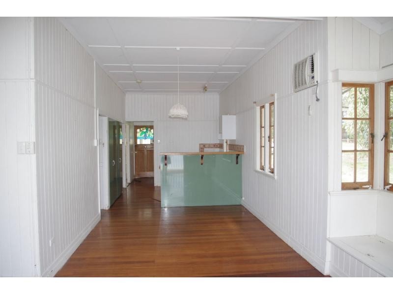 19 Cliff Terrace, Macleay Island QLD 4184