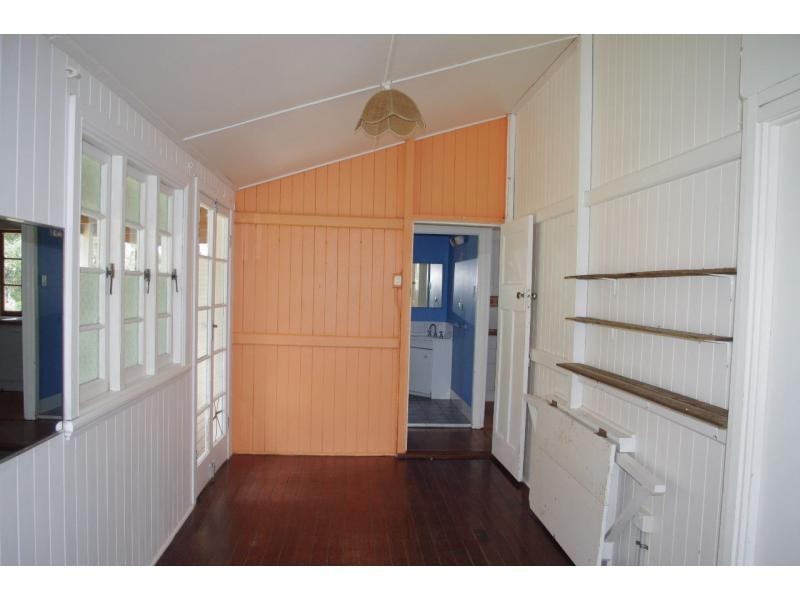 19 Cliff Terrace, Macleay Island QLD 4184