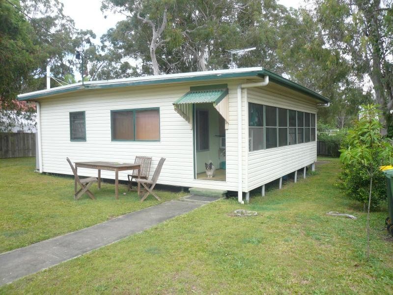 16 Dalpura Street, Macleay Island QLD 4184