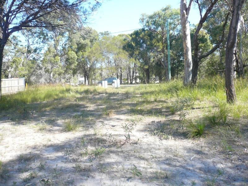 5 Leanne Street, Macleay Island QLD 4184