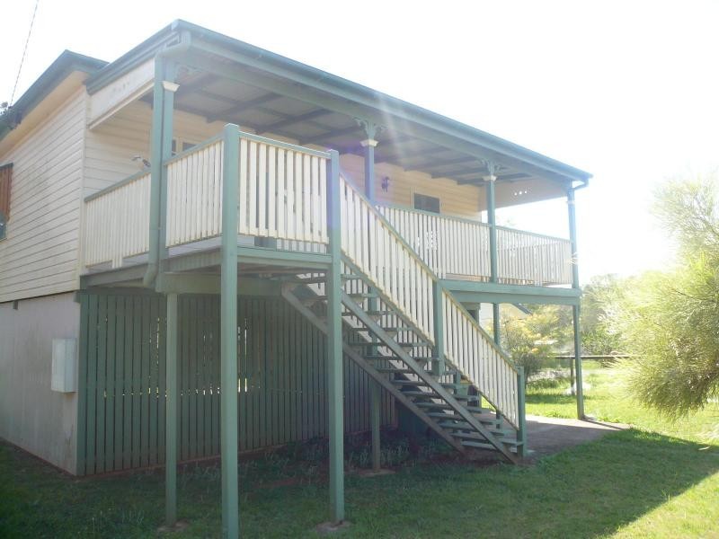 33 Lonicera Street, Macleay Island QLD 4184