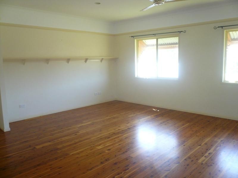 33 Lonicera Street, Macleay Island QLD 4184