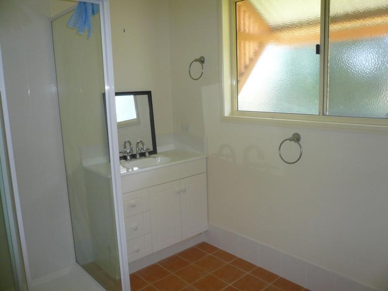 33 Lonicera Street, Macleay Island QLD 4184