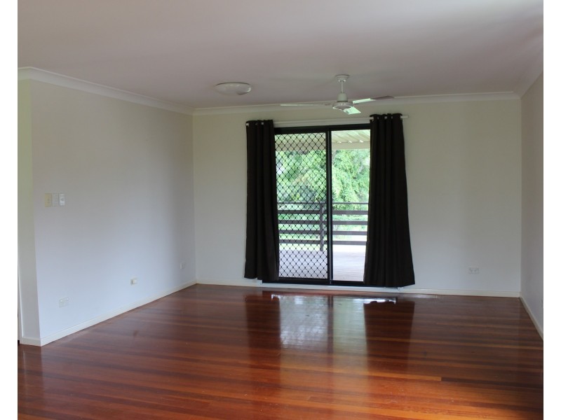 13 Michiko Street, Macleay Island QLD 4184