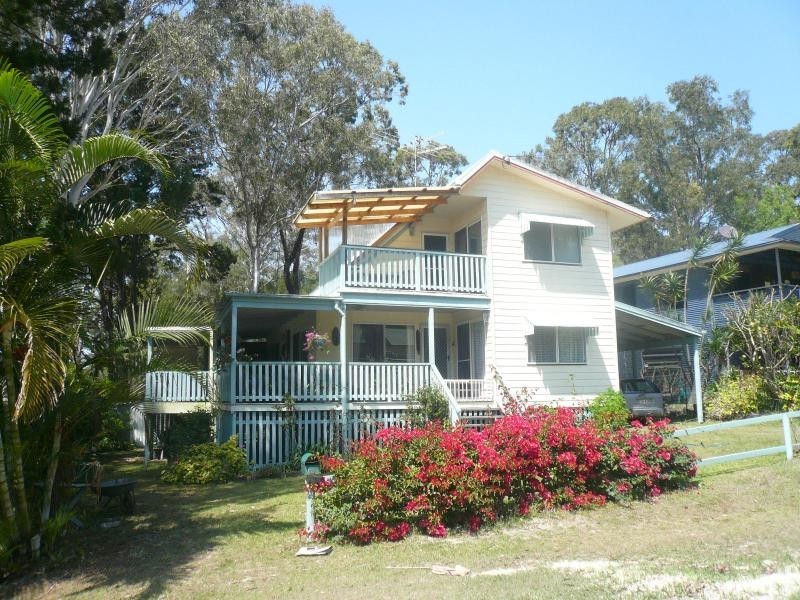 30 Cabriolet Crescent, Macleay Island QLD 4184