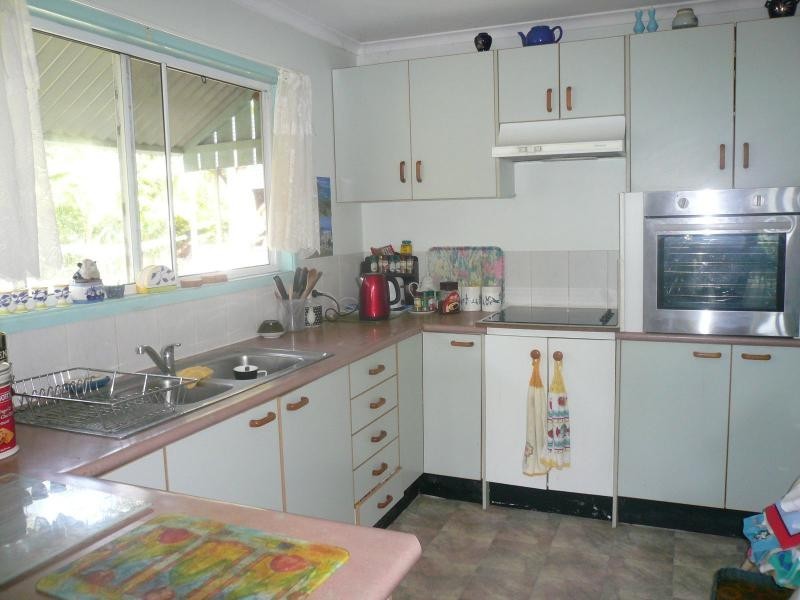 30 Cabriolet Crescent, Macleay Island QLD 4184