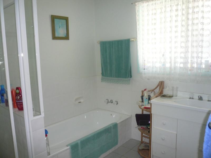 30 Cabriolet Crescent, Macleay Island QLD 4184