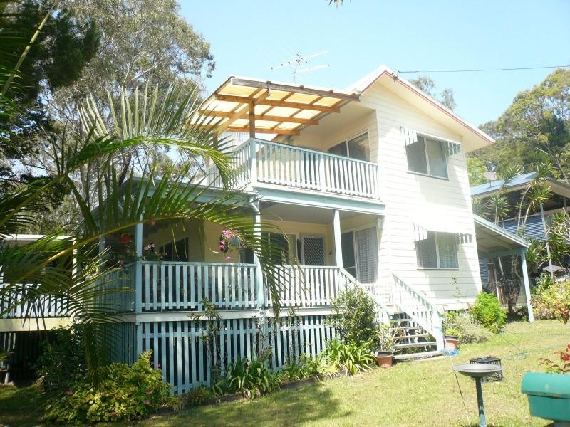 30 Cabriolet Crescent, Macleay Island QLD 4184