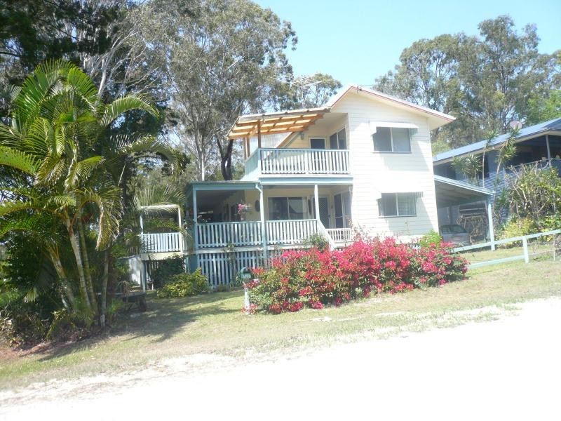 30 Cabriolet Crescent, Macleay Island QLD 4184
