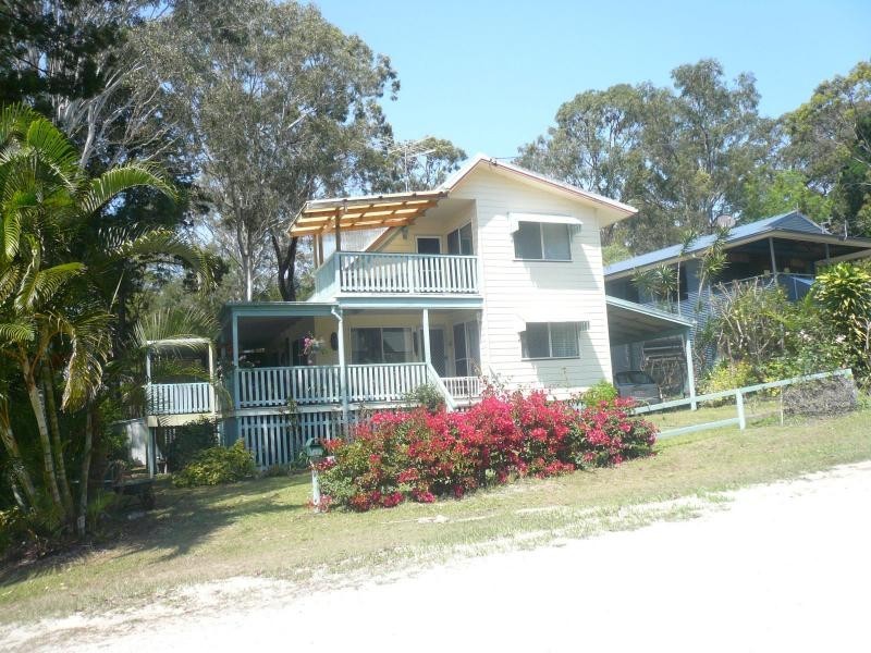 30 Cabriolet Crescent, Macleay Island QLD 4184