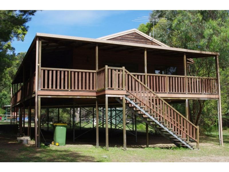 40 Piccaninny Street, Macleay Island QLD 4184