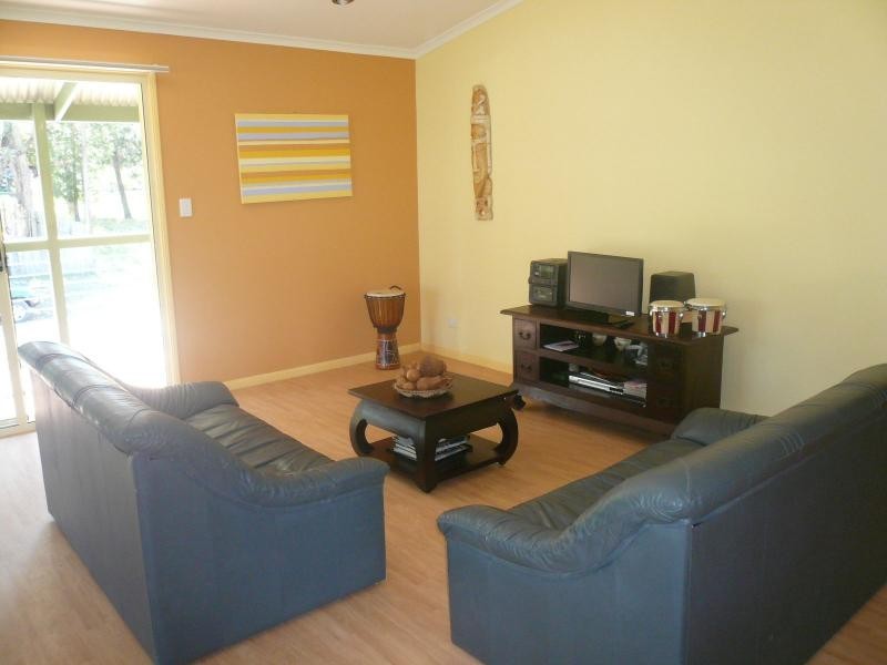 1 Charles Terrace, Macleay Island QLD 4184