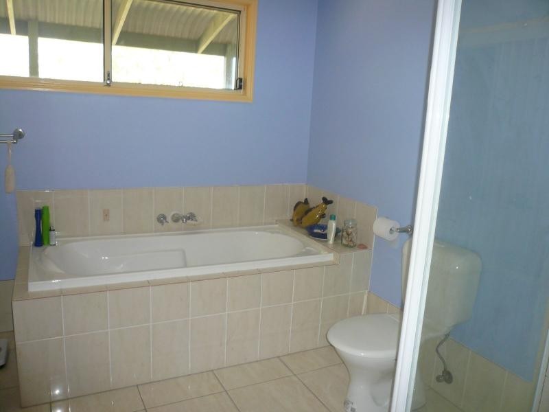 1 Charles Terrace, Macleay Island QLD 4184