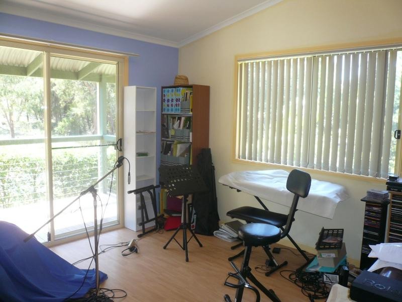 1 Charles Terrace, Macleay Island QLD 4184