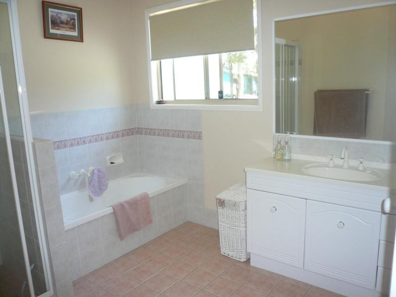 10 Boat Harbour Drive, Macleay Island QLD 4184