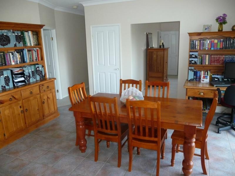 10 Boat Harbour Drive, Macleay Island QLD 4184