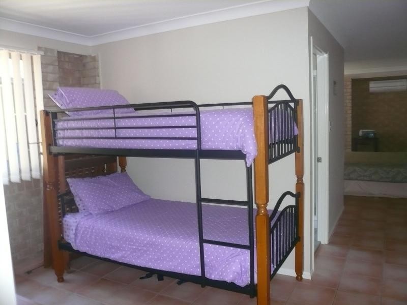 10 Boat Harbour Drive, Macleay Island QLD 4184