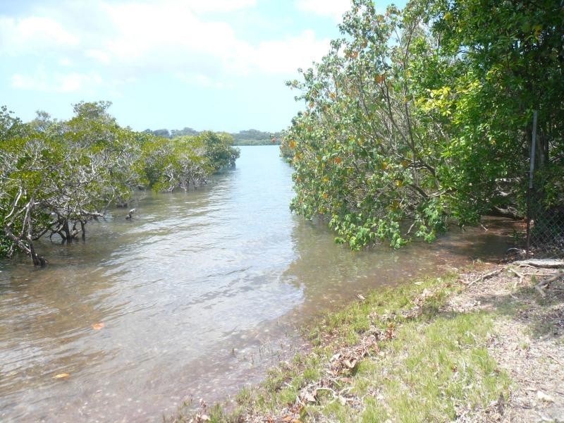 10 Boat Harbour Drive, Macleay Island QLD 4184