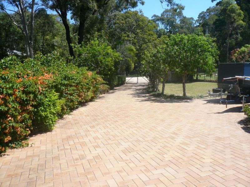 10 Boat Harbour Drive, Macleay Island QLD 4184