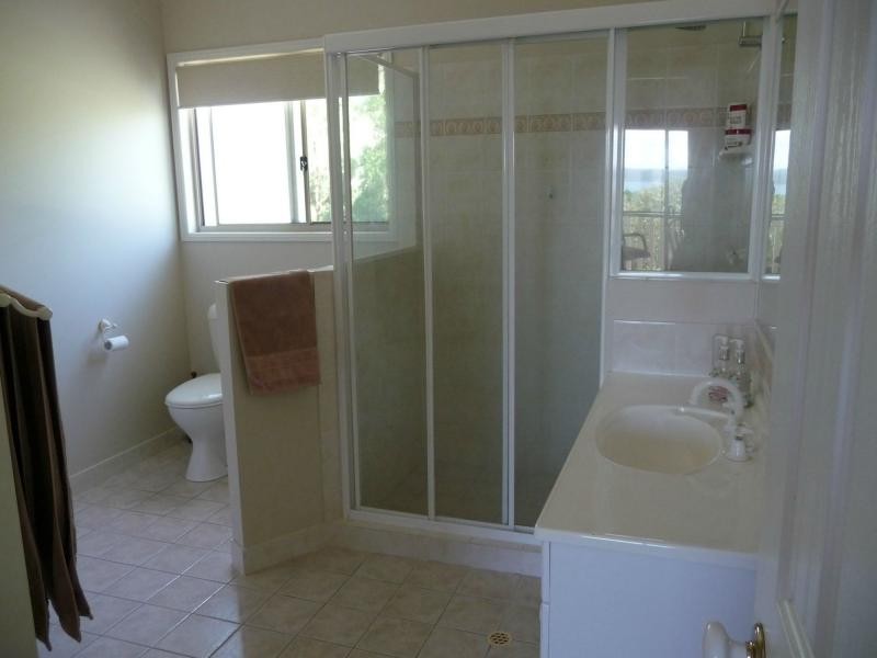 10 Boat Harbour Drive, Macleay Island QLD 4184