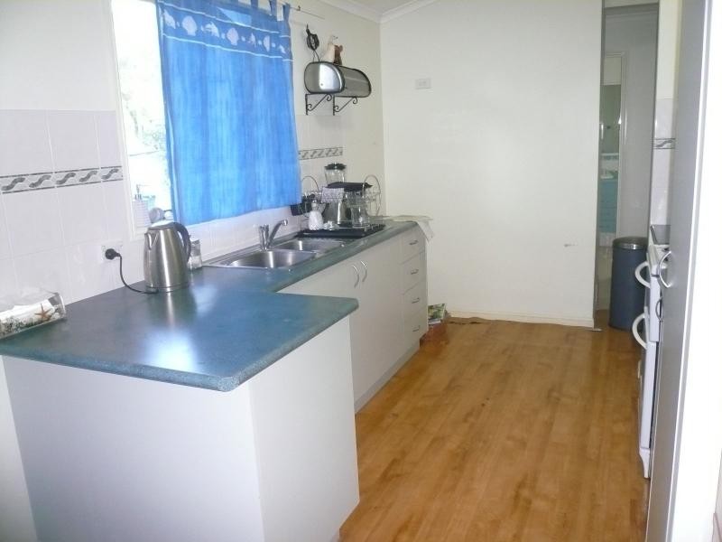 27 Tingara Street, Macleay Island QLD 4184
