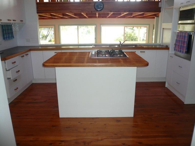 27 Cliff Terrace, Macleay Island QLD 4184