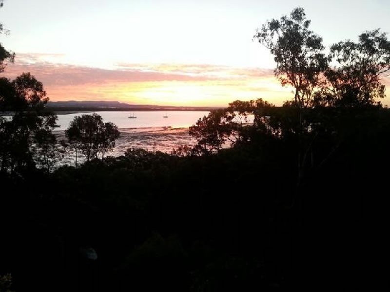 27 Cliff Terrace, Macleay Island QLD 4184