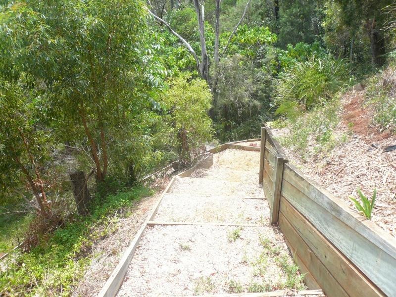 27 Cliff Terrace, Macleay Island QLD 4184