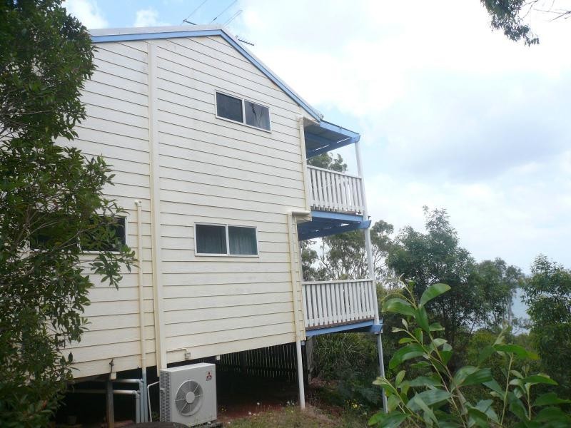 27 Cliff Terrace, Macleay Island QLD 4184