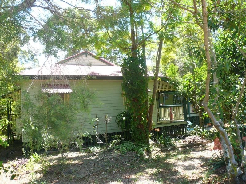 31 Coast Road, Macleay Island QLD 4184