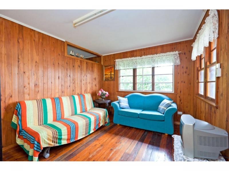 2 Ryde Street, Macleay Island QLD 4184