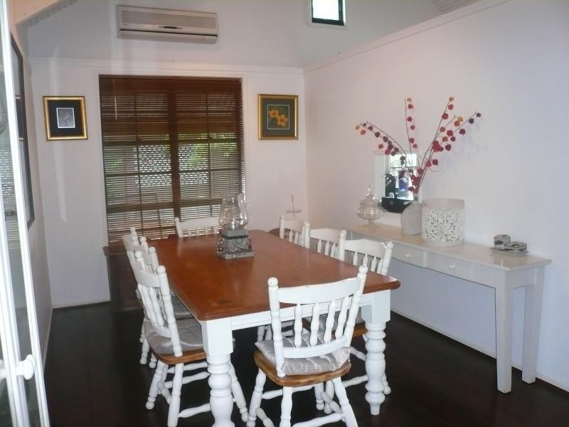 8 Emily Crescent, Macleay Island QLD 4184