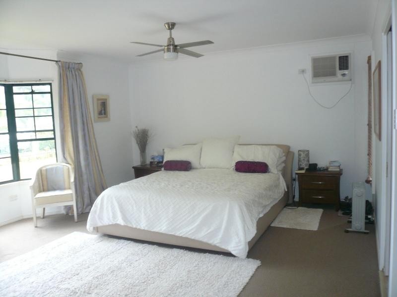 8 Emily Crescent, Macleay Island QLD 4184