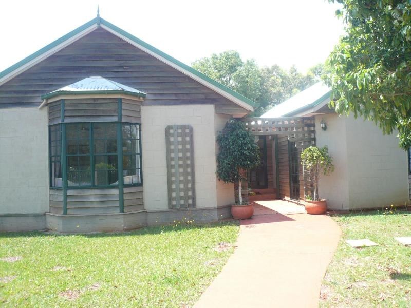 8 Emily Crescent, Macleay Island QLD 4184