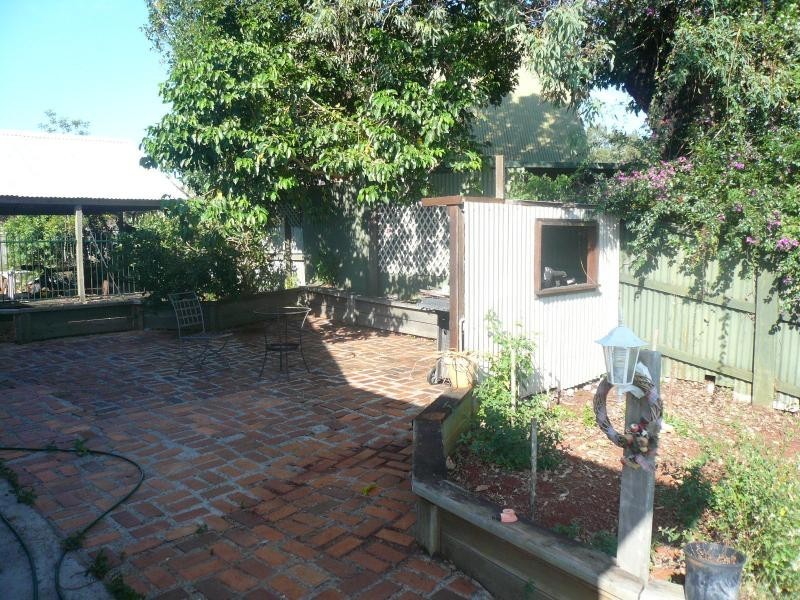 8 Emily Crescent, Macleay Island QLD 4184