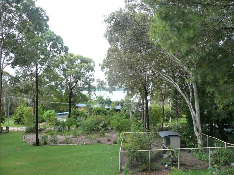 11 Weeroona Avenue, Macleay Island QLD 4184