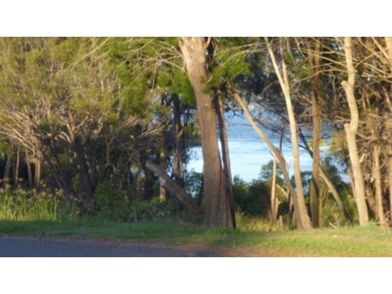 68 Francis Road, Macleay Island QLD 4184