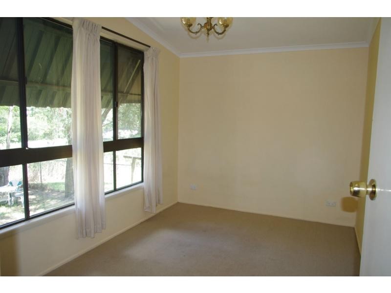 11 Michiko Street, Macleay Island QLD 4184