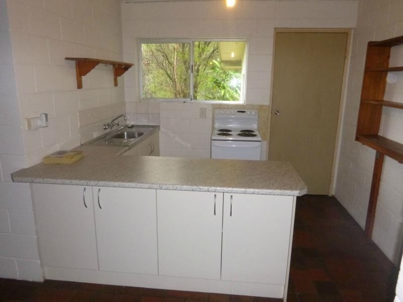 28 High Central Road, Macleay Island QLD 4184