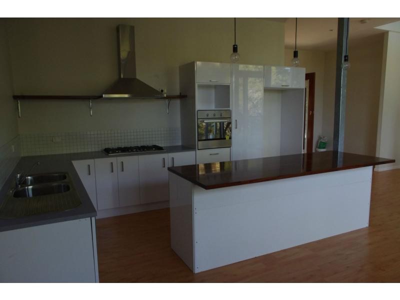 22 Cowes Street, Macleay Island QLD 4184