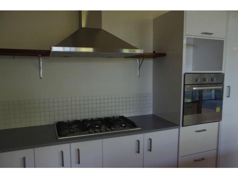 22 Cowes Street, Macleay Island QLD 4184