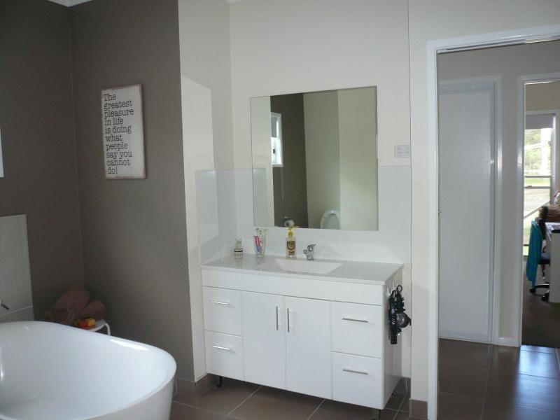 14 Leanne Street, Macleay Island QLD 4184