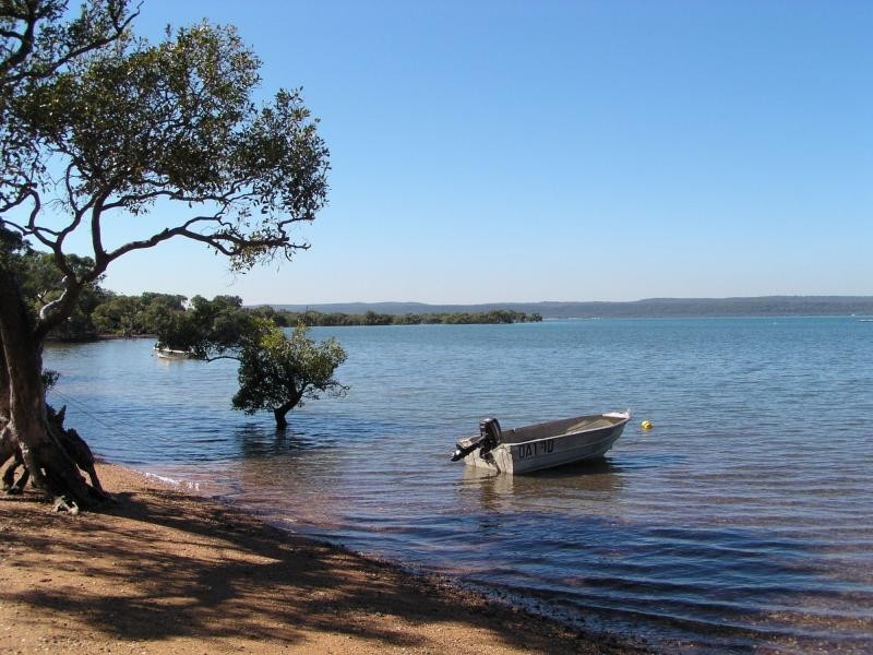 26 Oomool Street, Macleay Island QLD 4184